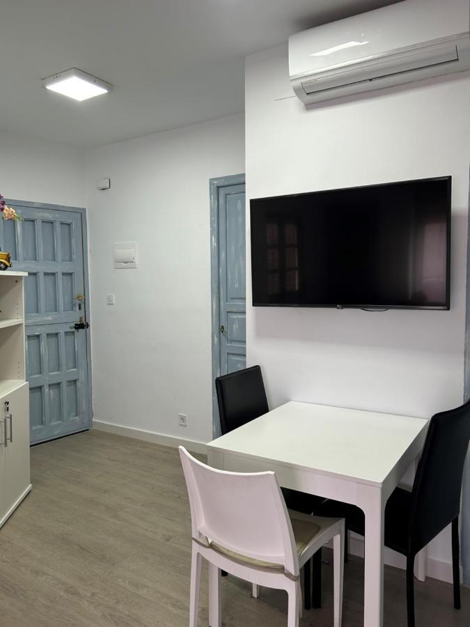 Acogedora Y Moderna Casa En Pueblo Vila Serra Exterior foto