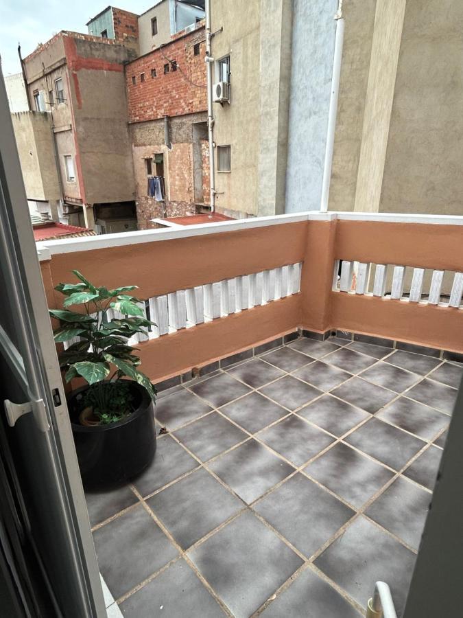 Acogedora Y Moderna Casa En Pueblo Vila Serra Exterior foto